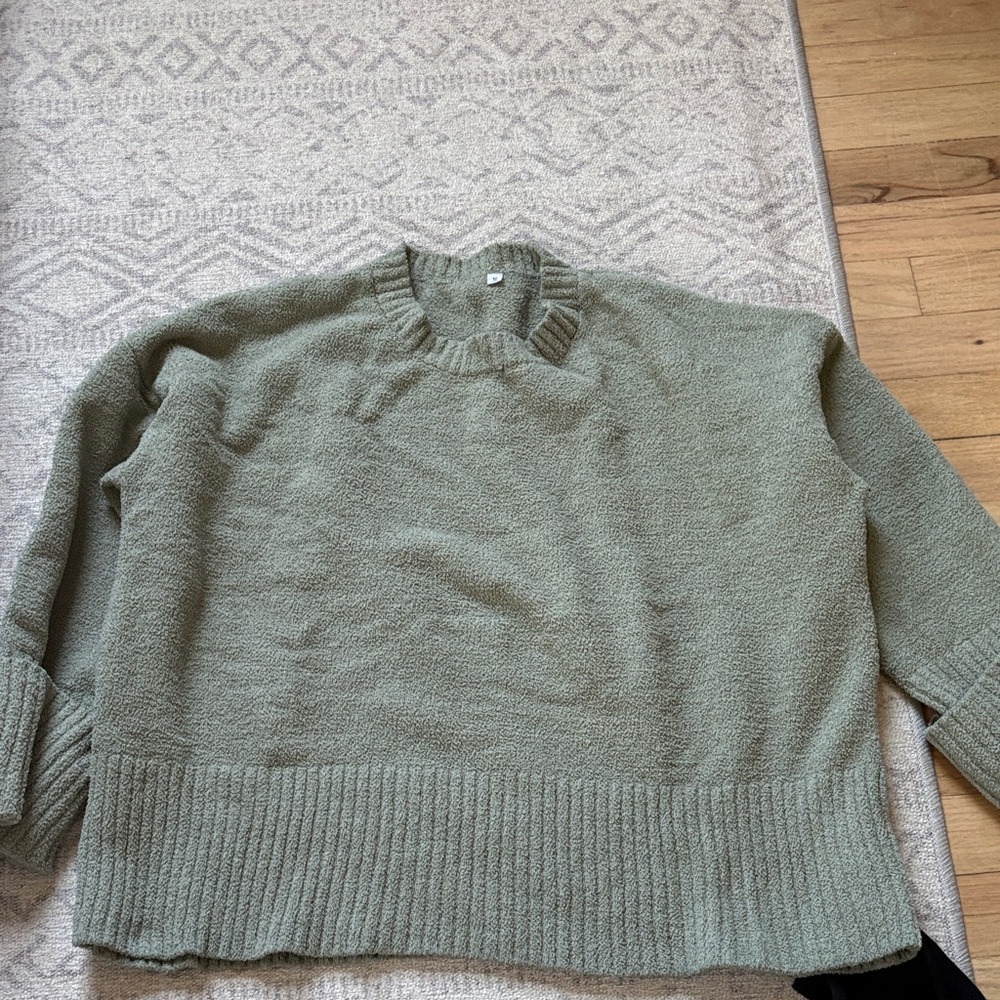 Women's Green Sweater